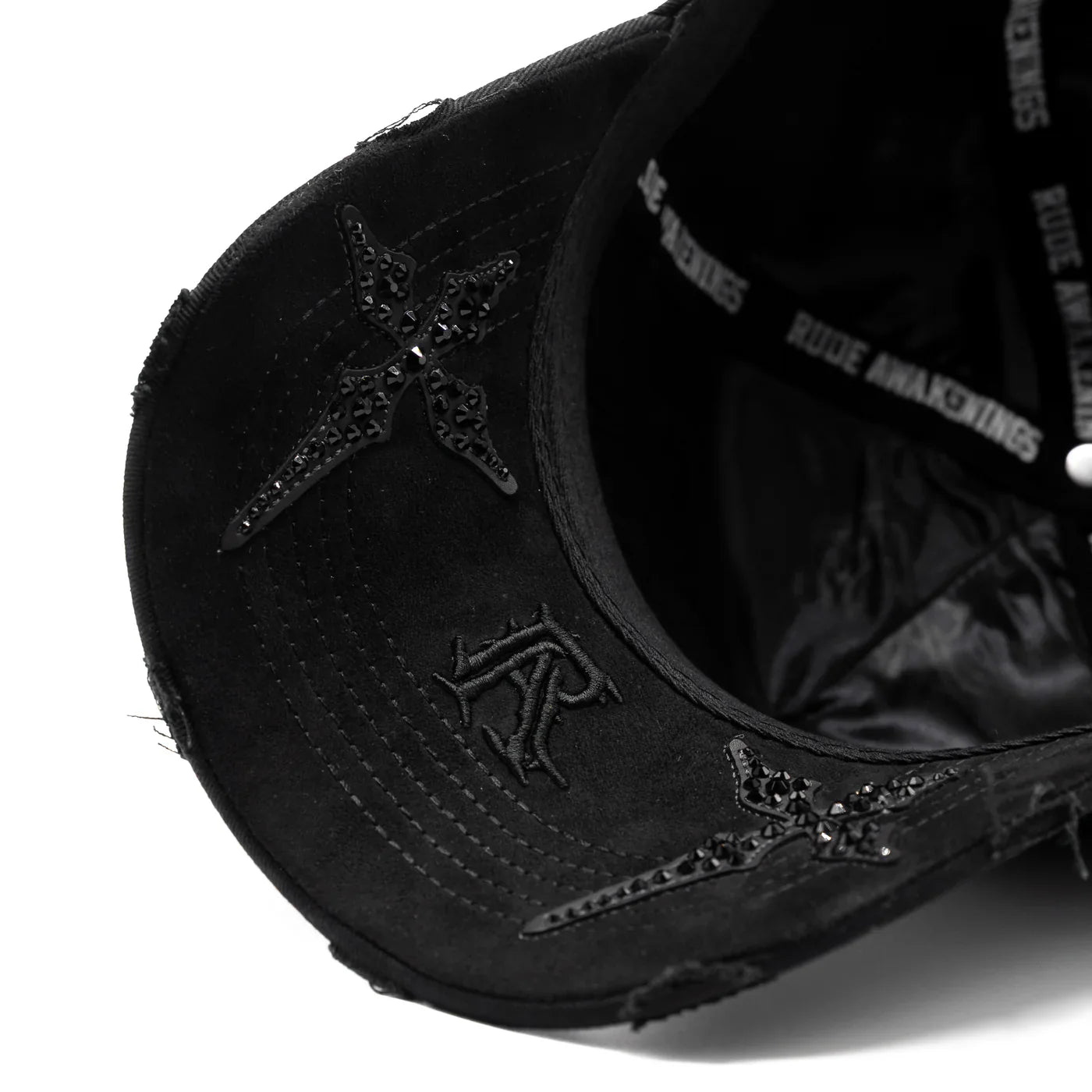 TOTAL BLACK