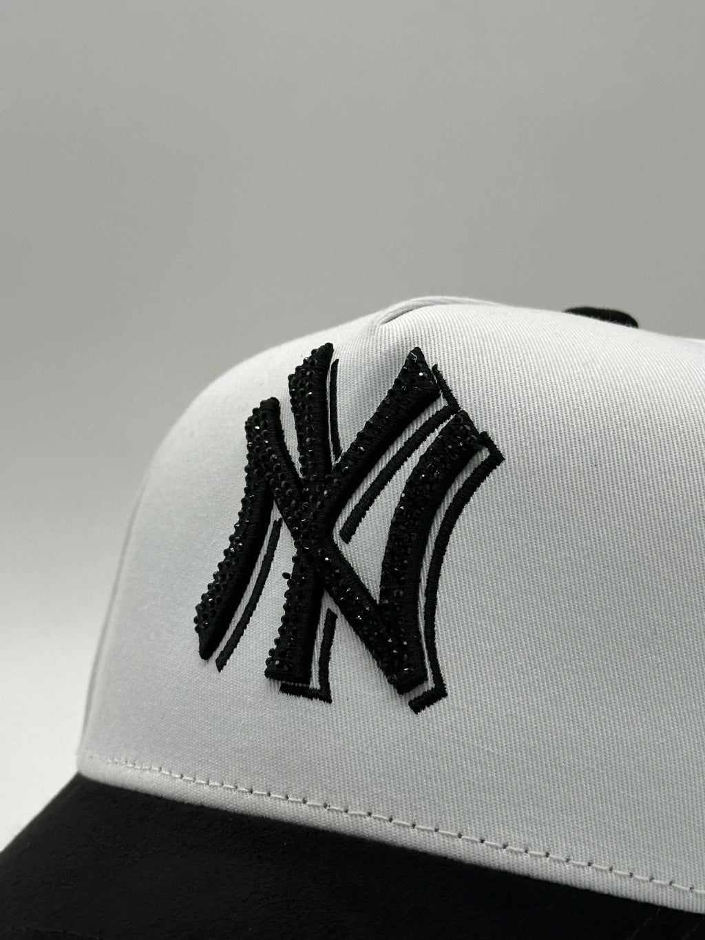 NY BLACK & WHITE